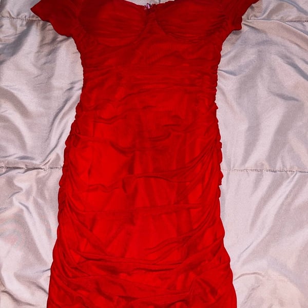 Windsor Red Ruched Off-The-Shoulder Bodycon Dress Size M