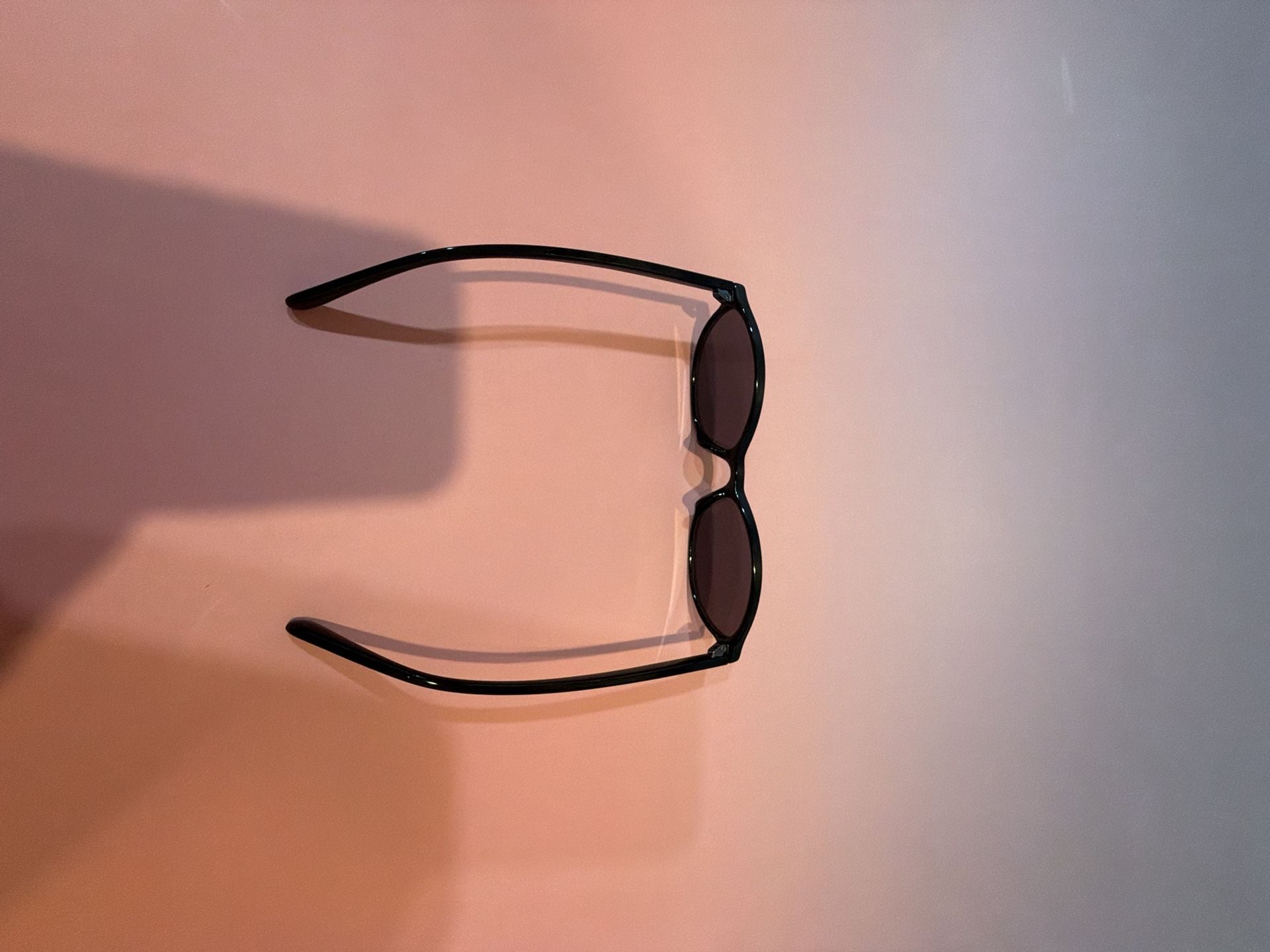 Vintage 90s Black Oval Frame Sunglasses 4