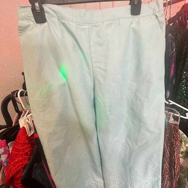 ALFRED DUNNER Woman (22W) Classic Fit Capri Seersucker Stripe NWT