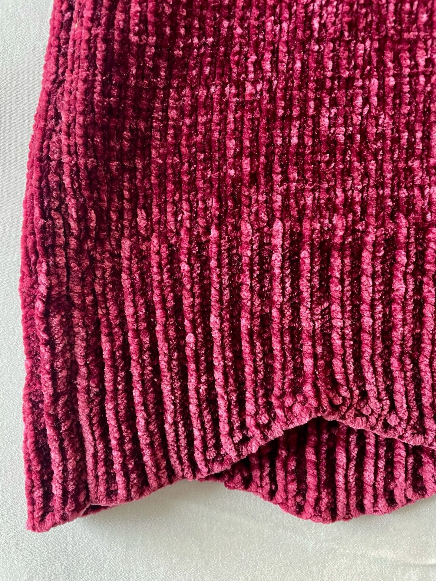 Altar'd State Women's Chenille Scalloped Hem Sweater Maroon Size S 6