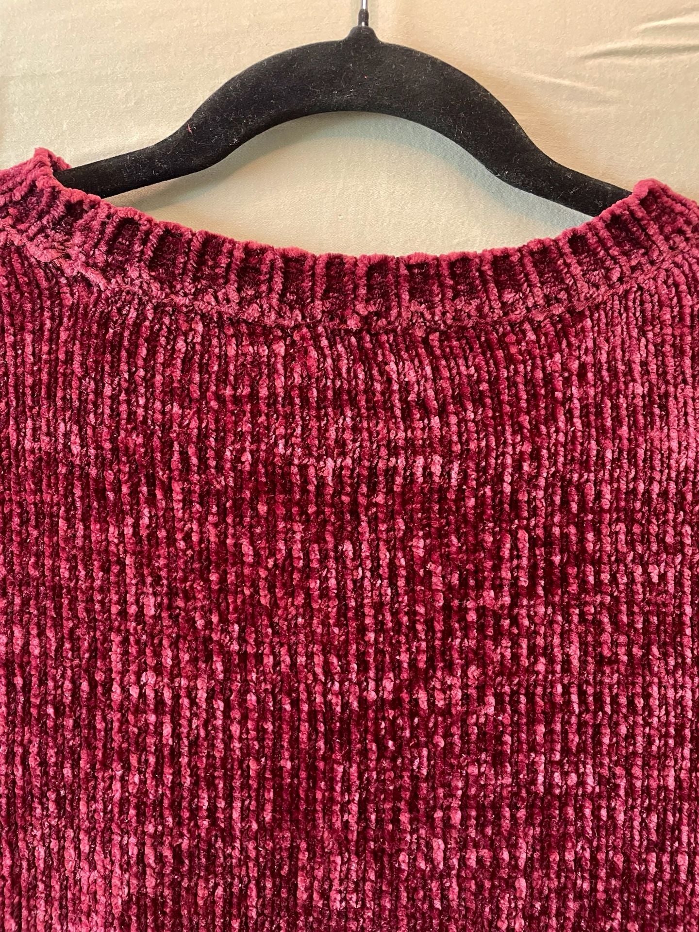 Altar'd State Women's Chenille Scalloped Hem Sweater Maroon Size S 8