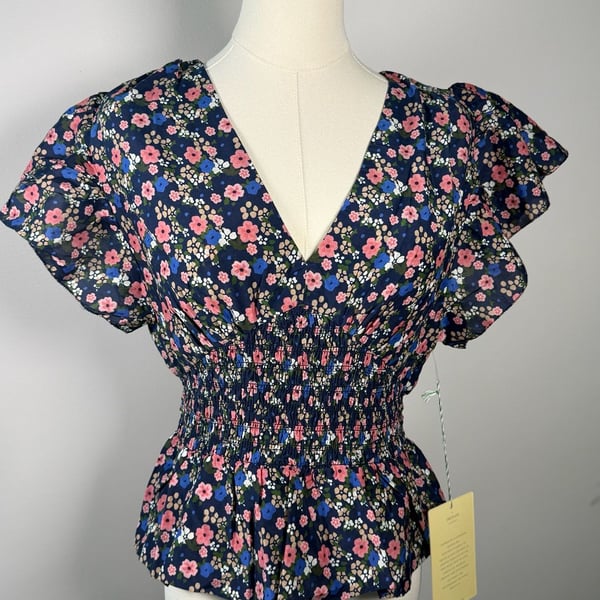 Trovata Birds of Paradis Floral Smocked Peplum Top Medium