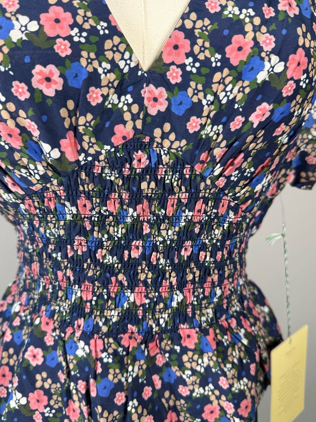 Trovata Birds of Paradis Floral Smocked Peplum Top Medium 3