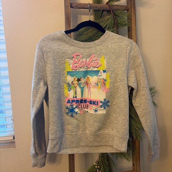 Barbie Sweatshirt Gray 'apres-ski club' Pullover Graphic Print Size XL