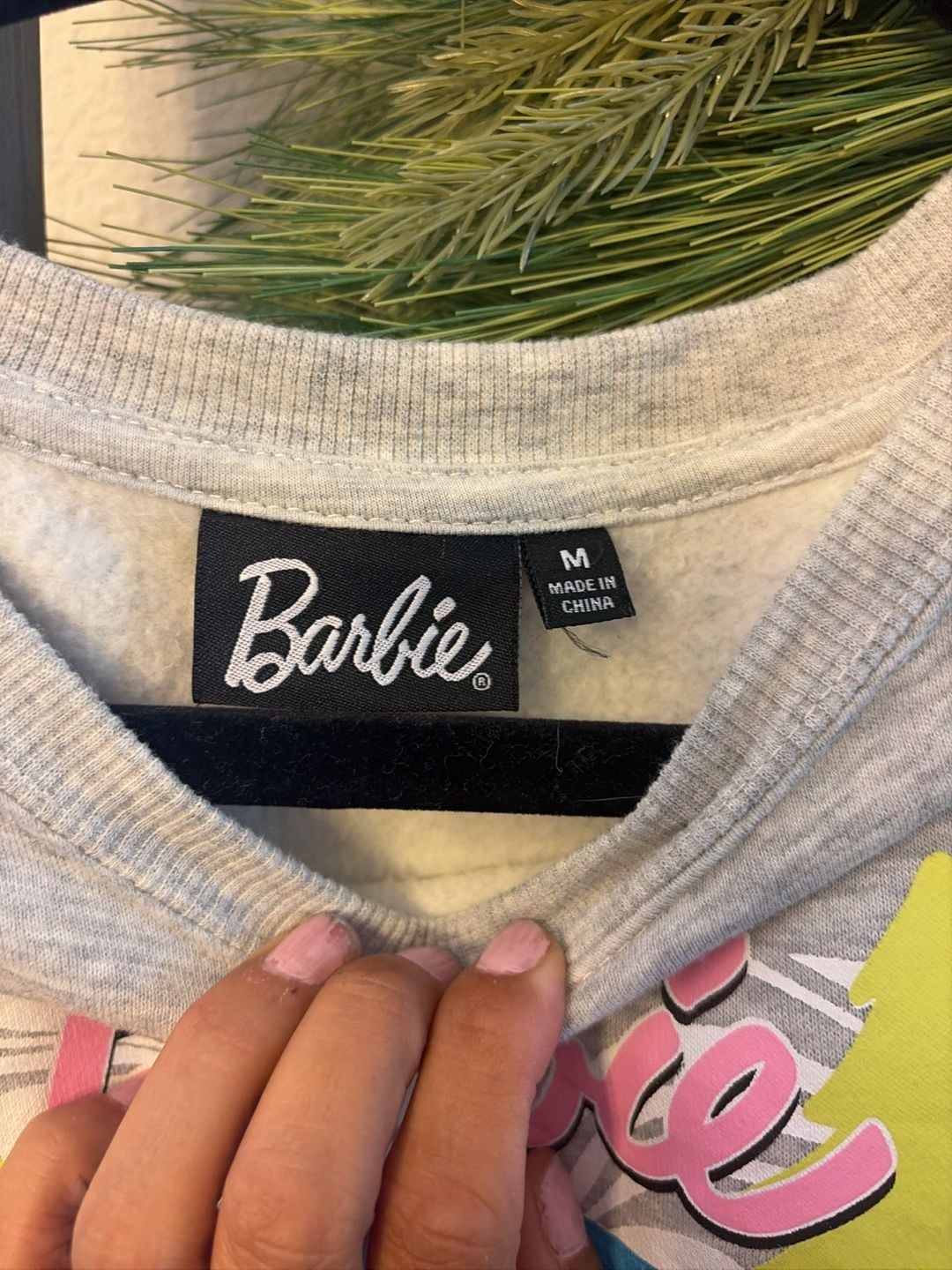 Barbie Sweatshirt Gray 'apres-ski club' Pullover Graphic Print Size XL 3