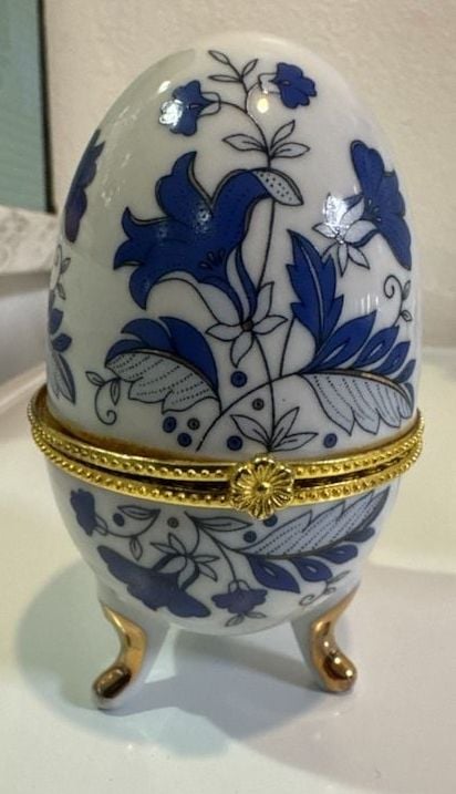 Vintage Porcelain Floral Egg Trinket Box with Gold Tone Feet 1