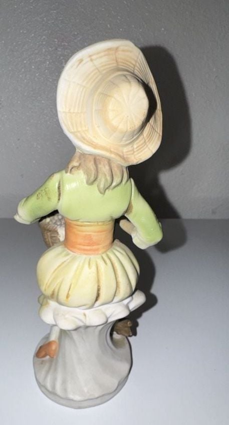 Vintage MCO Marwal Style Porcelain Figurine Girl with Grapes Basket Made in Japan 3