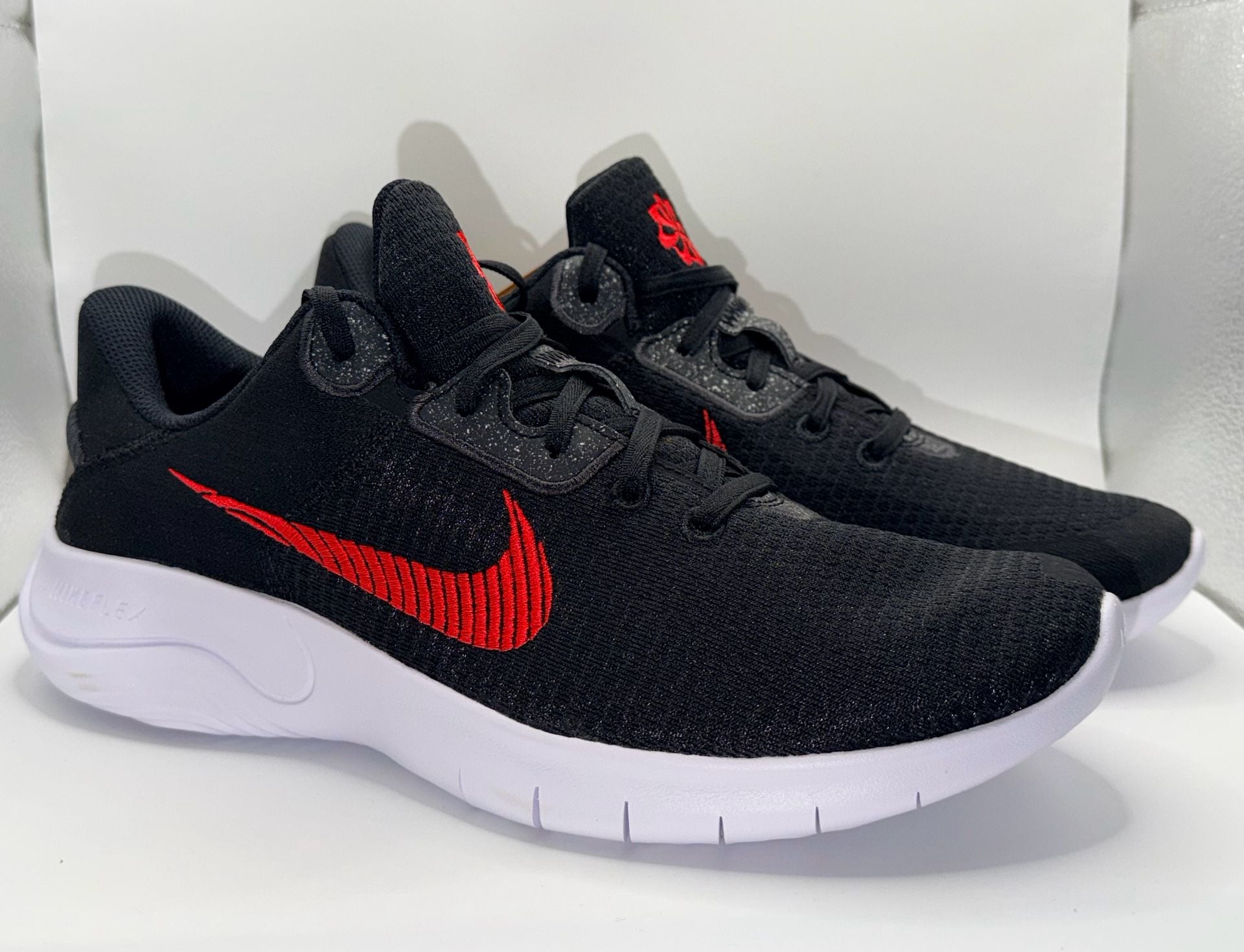 Nike Flex Experience Run 11 Next Nature Men's Size 10.5 Black Red Running Shoes 2