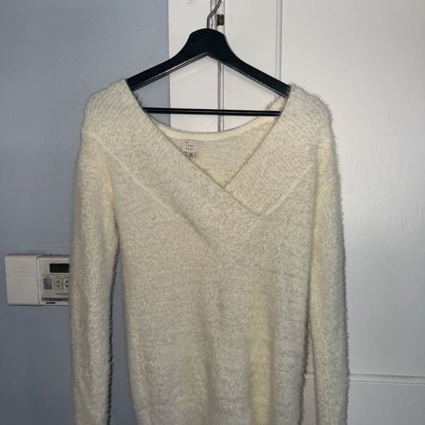 A New Day Women's Fuzzy V-Neck Sweater Cream Size XS