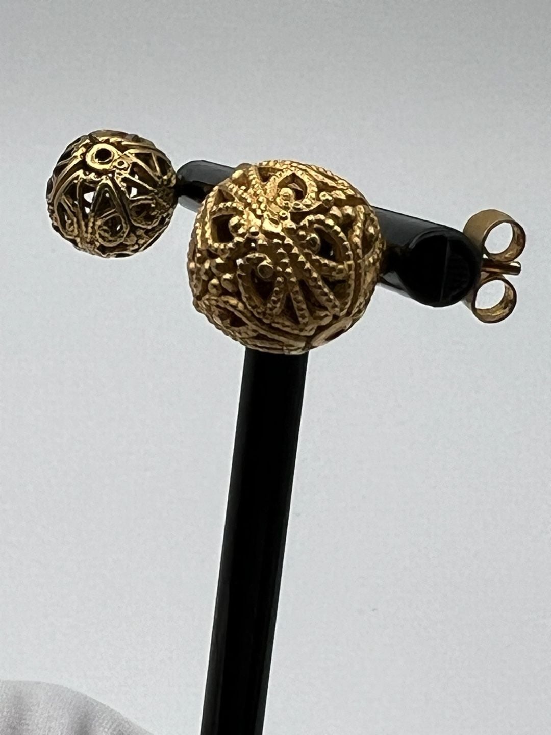 Vintage Gold Tone Filigree Ball Stud Earrings 2