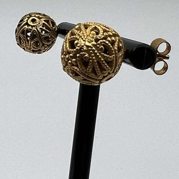 Vintage Gold Tone Filigree Ball Stud Earrings