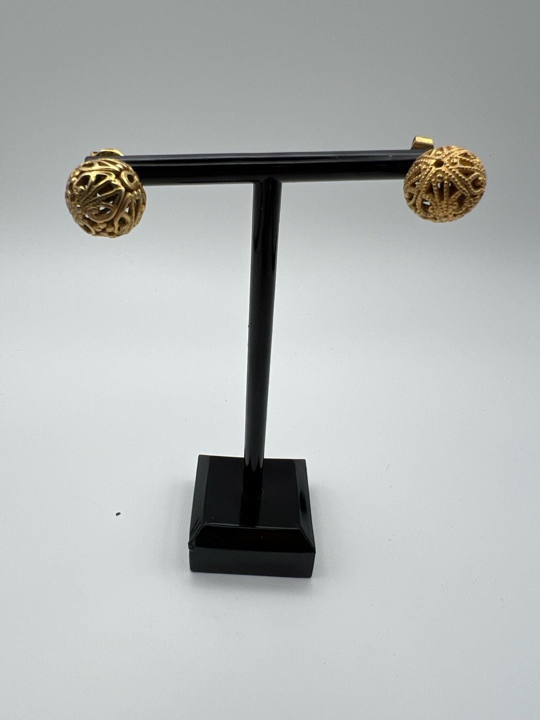 Vintage Gold Tone Filigree Ball Stud Earrings 3