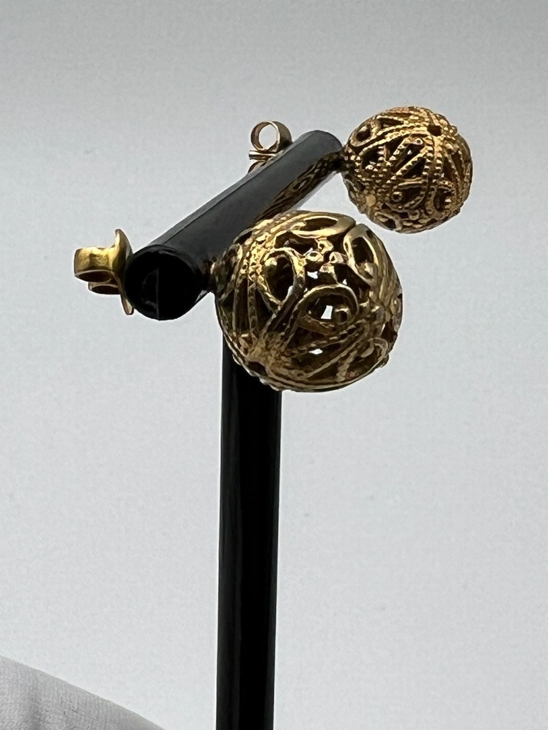 Vintage Gold Tone Filigree Ball Stud Earrings 4