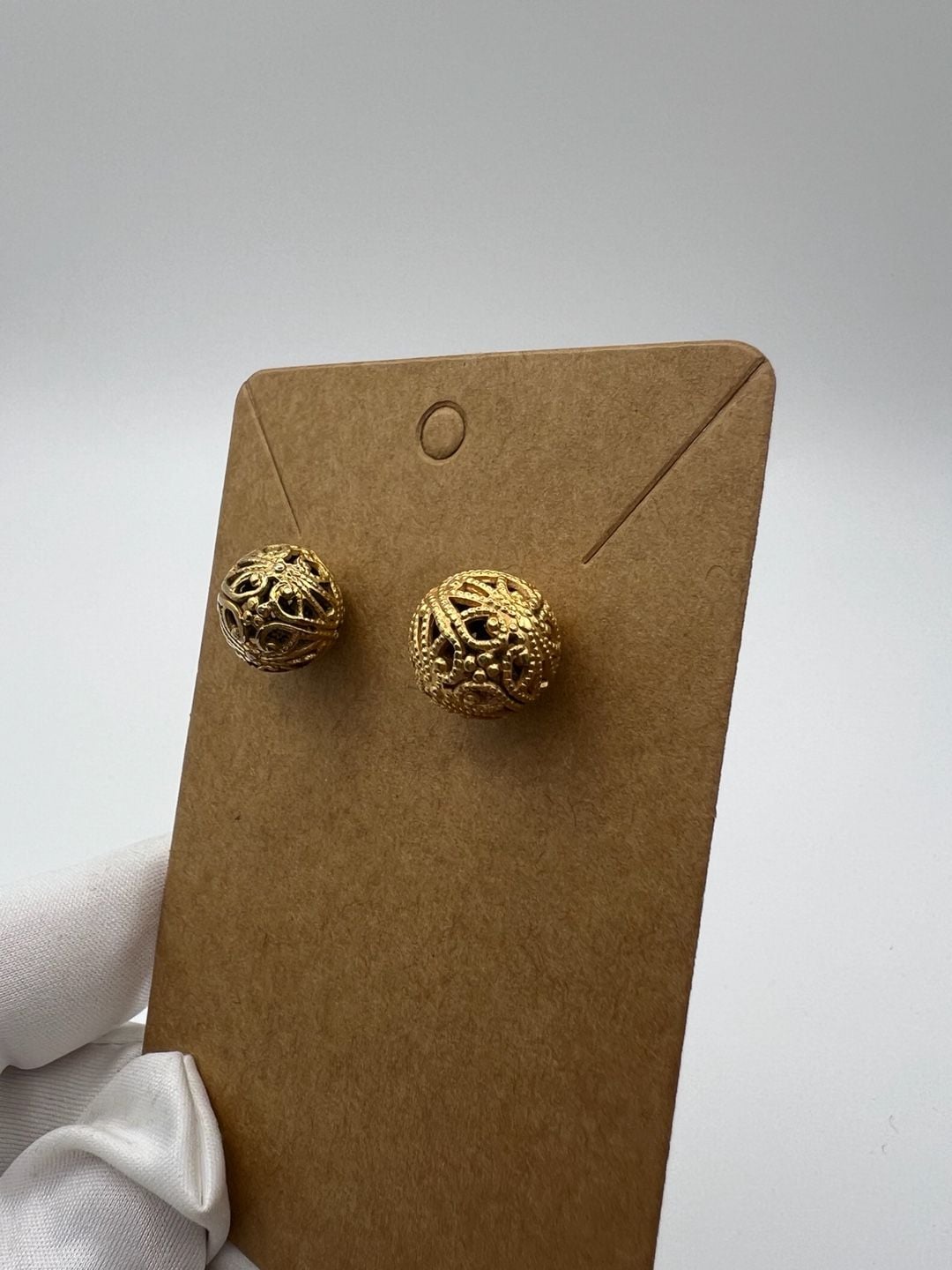 Vintage Gold Tone Filigree Ball Stud Earrings 8