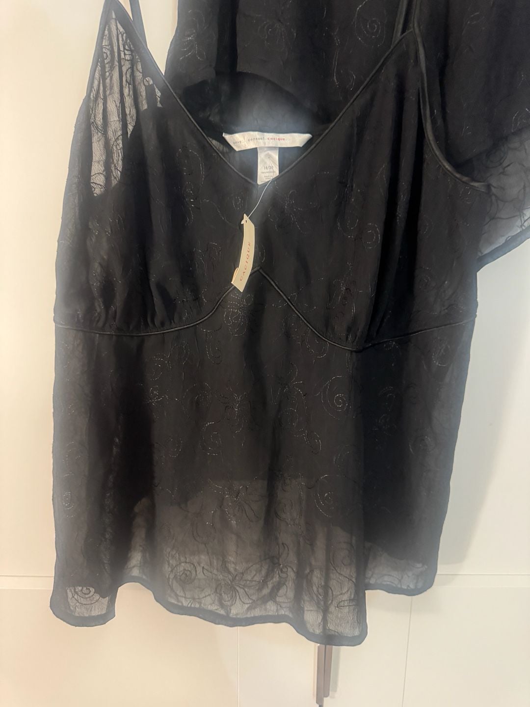 Cacique vintage 2-Piece Pajama Set Black Embroidered Camisole and Shorts Size 18/20 2