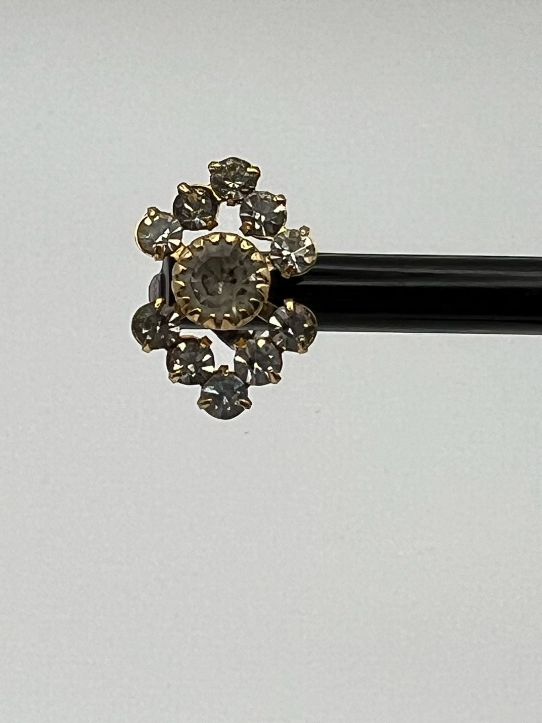 Vintage Gold Tone Rhinestone Cluster Stud Earrings 2