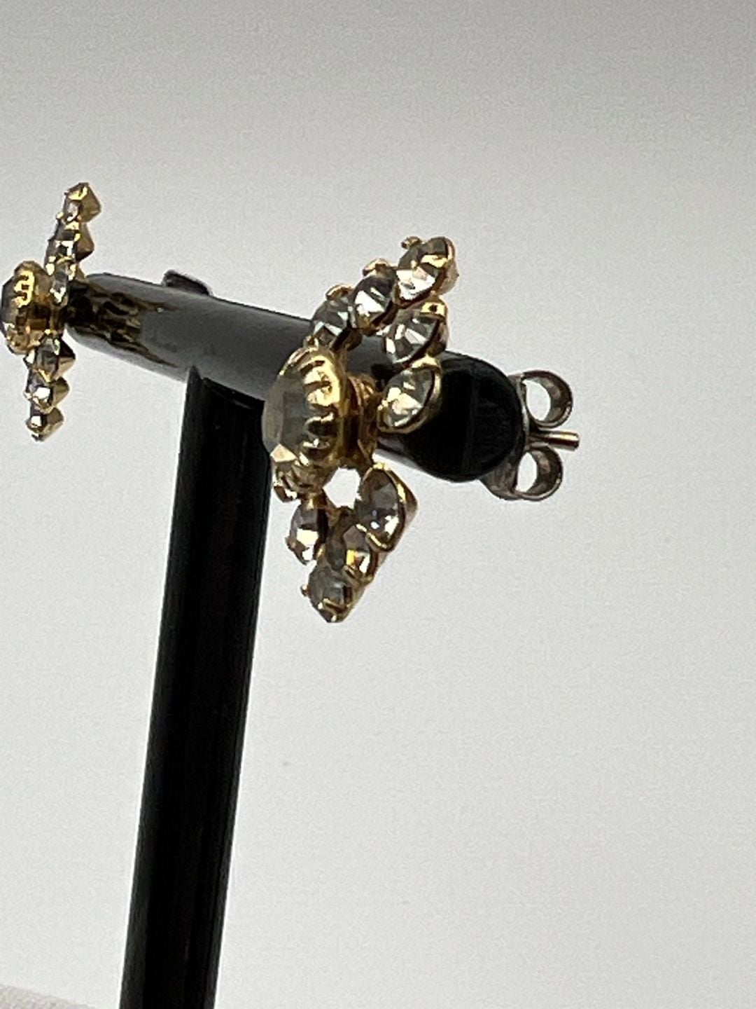 Vintage Gold Tone Rhinestone Cluster Stud Earrings 7
