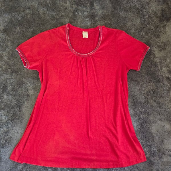 Grandmacore vintage inspired simple Red Short Sleeve Neck size M