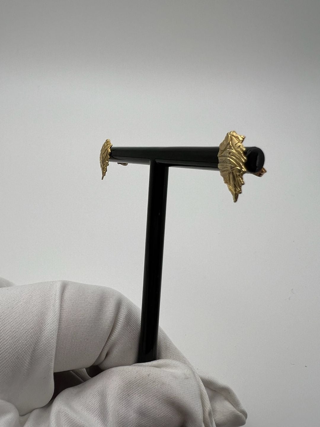 Vintage Textured Gold Tone Leaf Stud Earrings 6