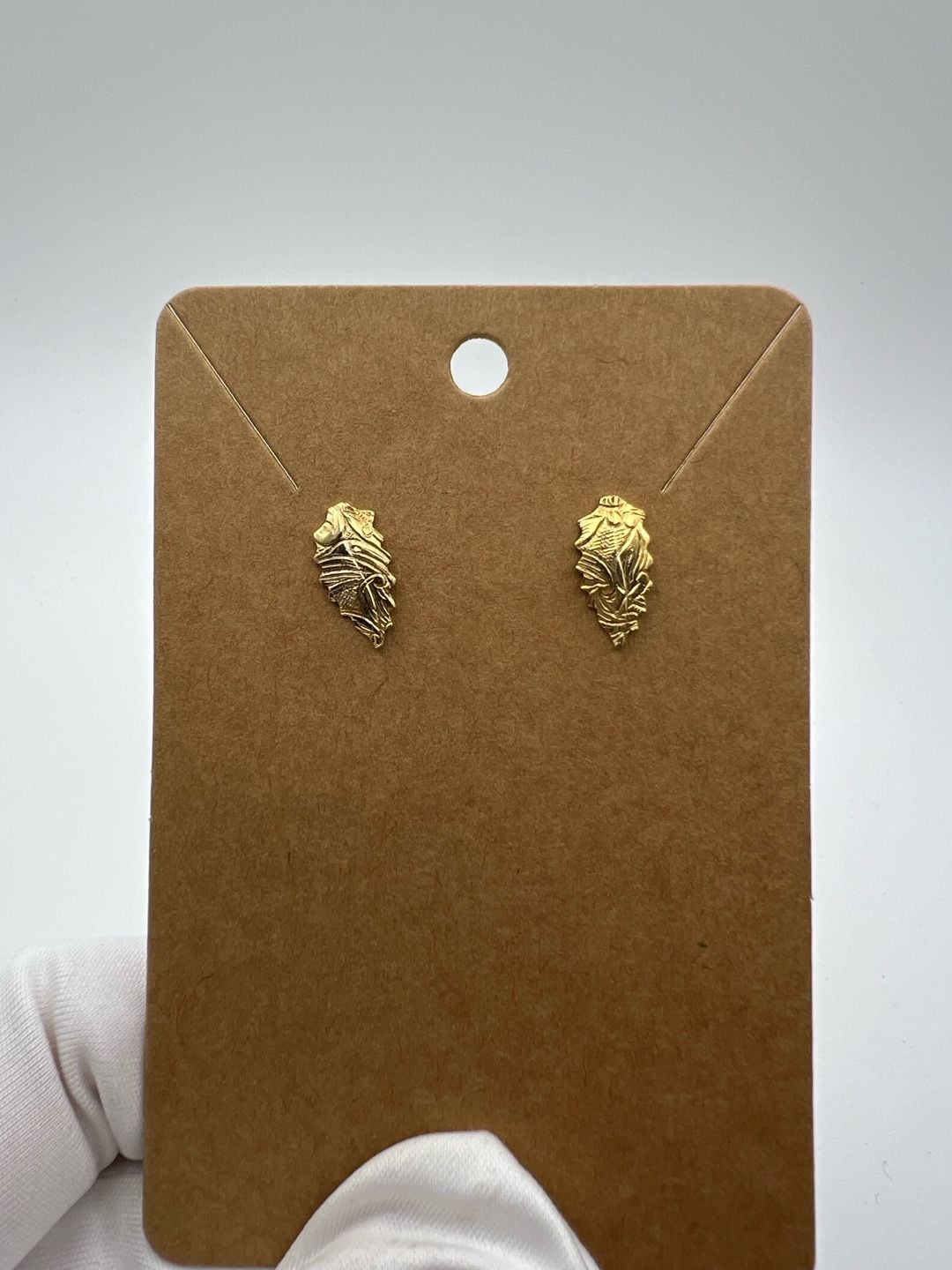 Vintage Textured Gold Tone Leaf Stud Earrings 12