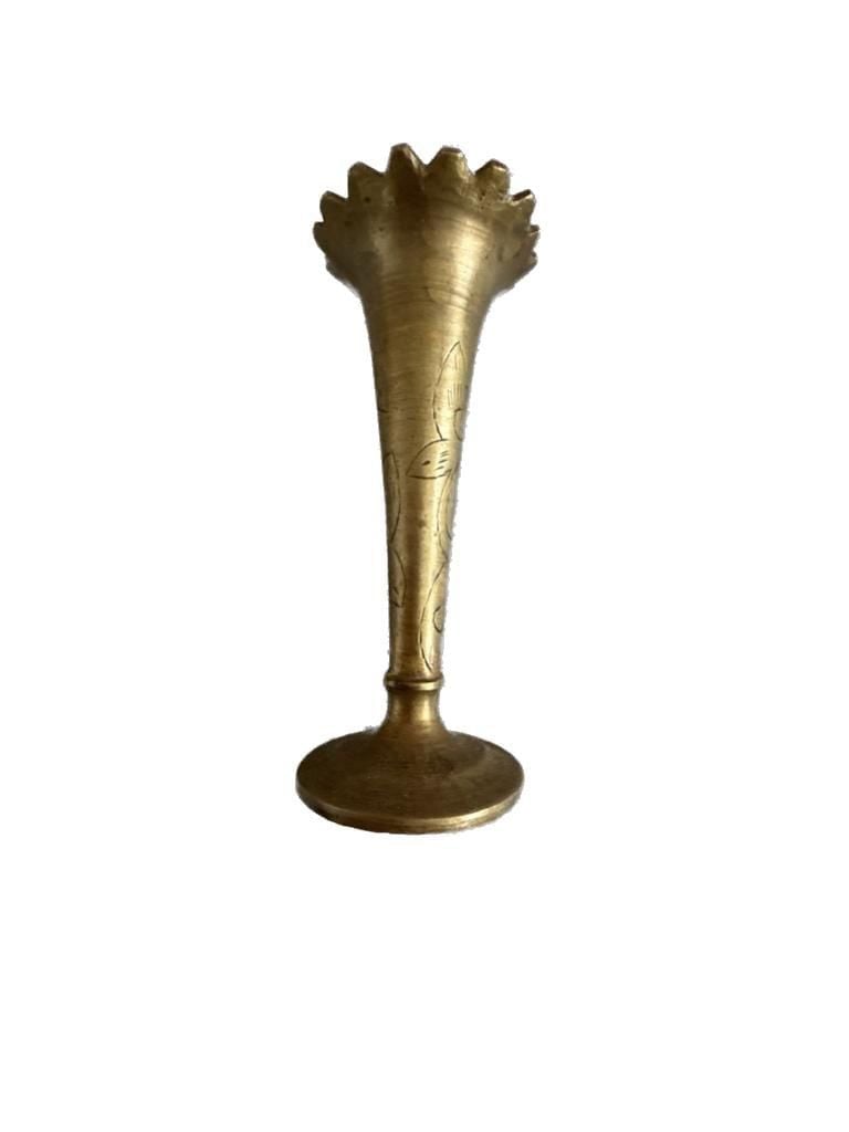 Handcrafted Brass Vase - Elegant Flowerbud vase for Stylish Spaces G04/1524 - Canada 1