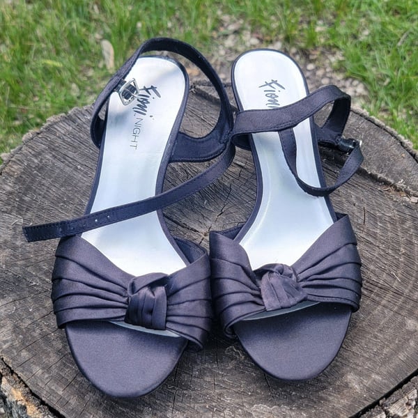 Fioni Night Black Satin Knot Ankle Strap Heels Size 8.5W