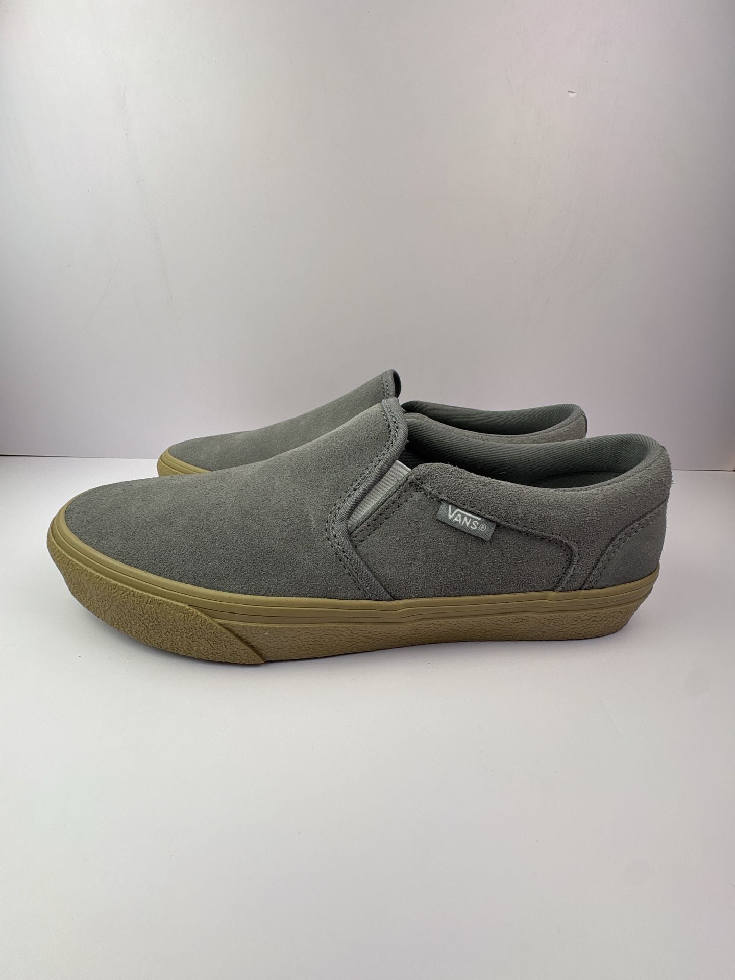 Vans Classic Slip-On Suede Grey Gum Sole Shoes size 8.5 men’s 2