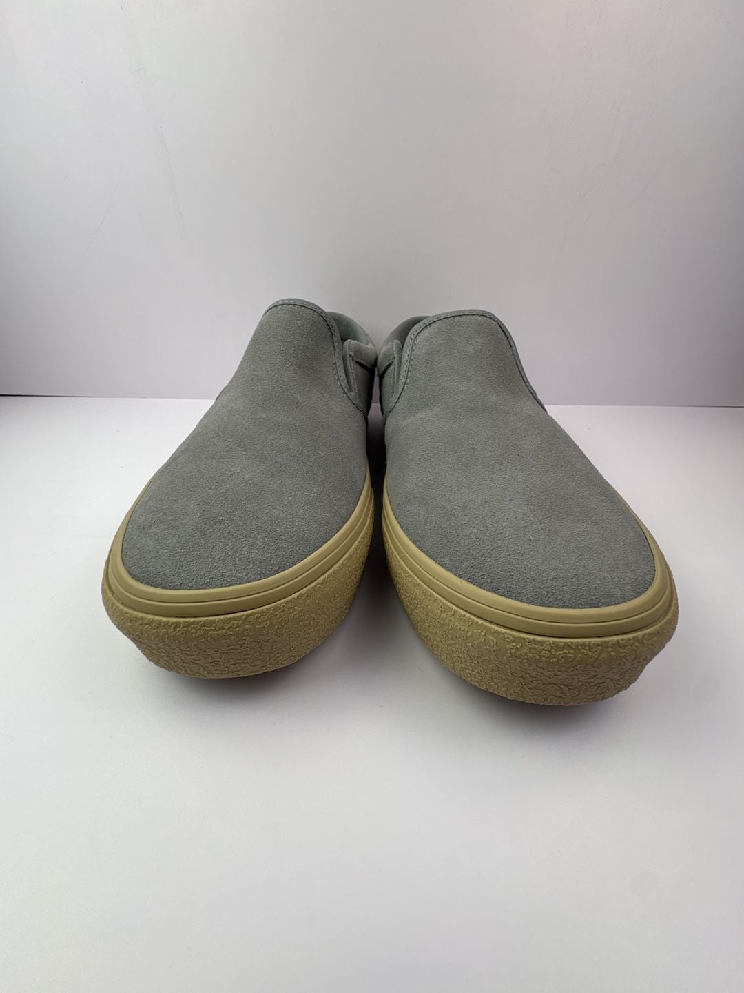 Vans Classic Slip-On Suede Grey Gum Sole Shoes size 8.5 men’s 5