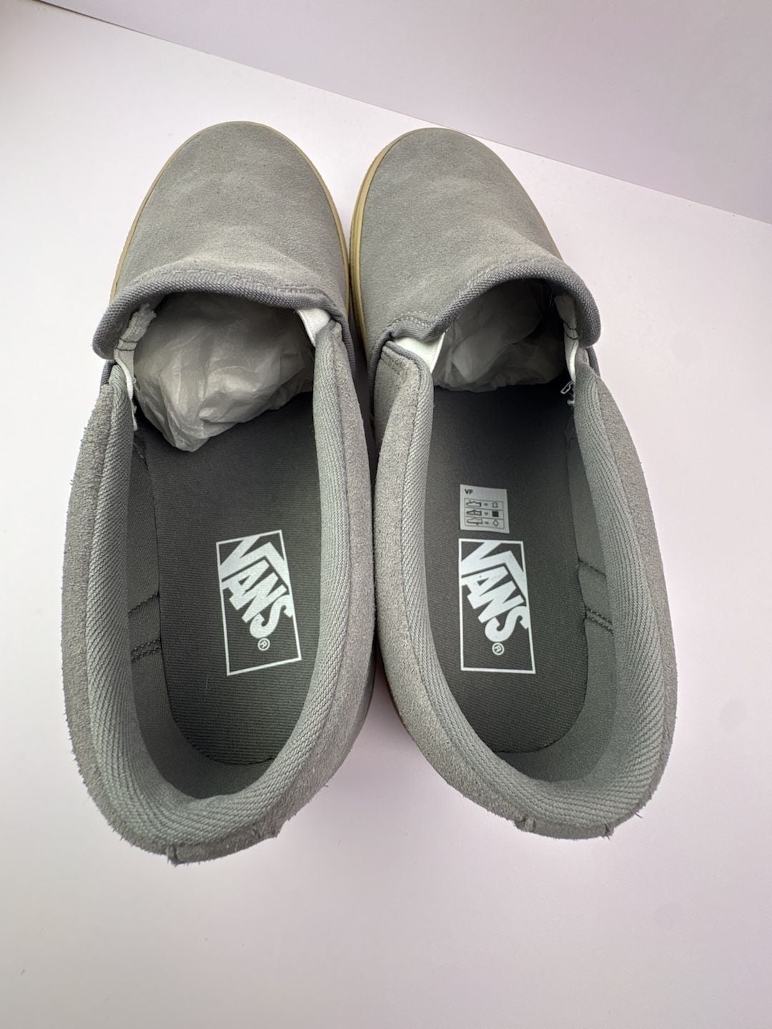 Vans Classic Slip-On Suede Grey Gum Sole Shoes size 8.5 men’s 8