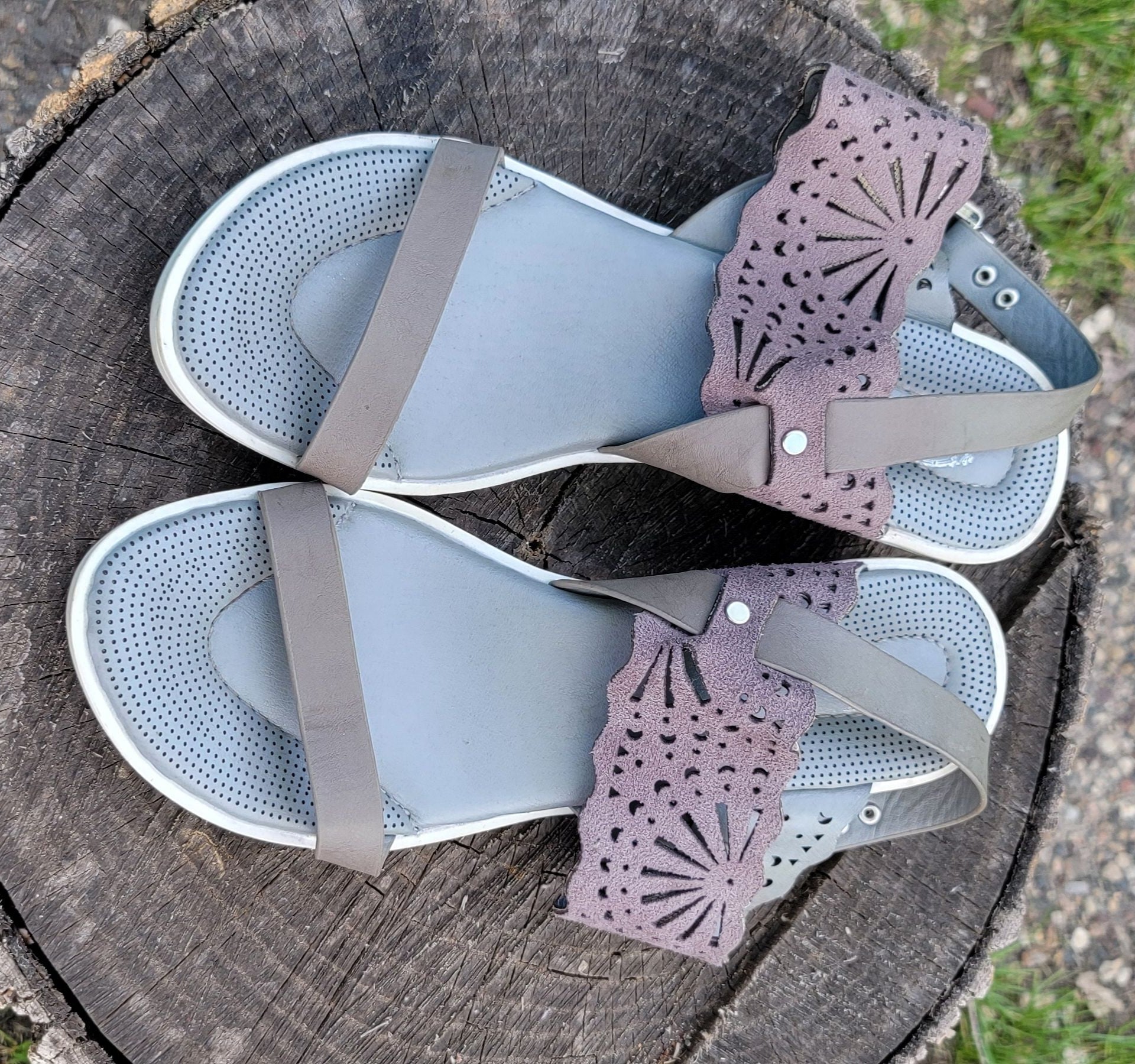 Aetrex Women's Laser Cut Wedge Sandals Gray Size 6 2