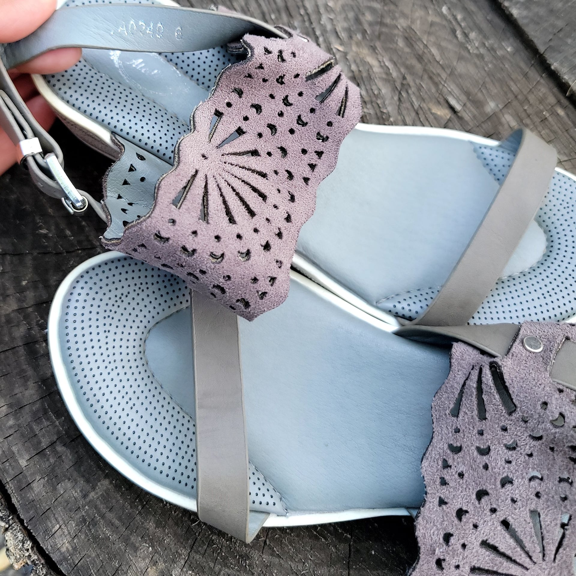 Aetrex Women's Laser Cut Wedge Sandals Gray Size 6 3