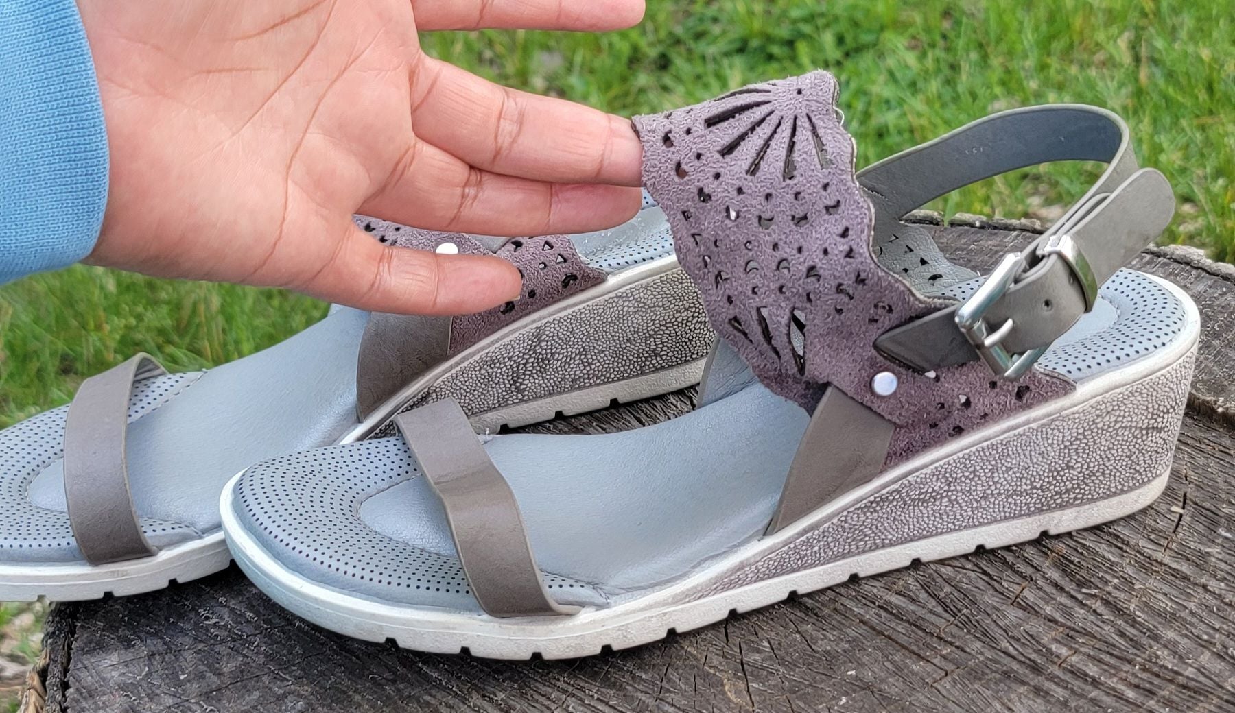 Aetrex Women's Laser Cut Wedge Sandals Gray Size 6 6