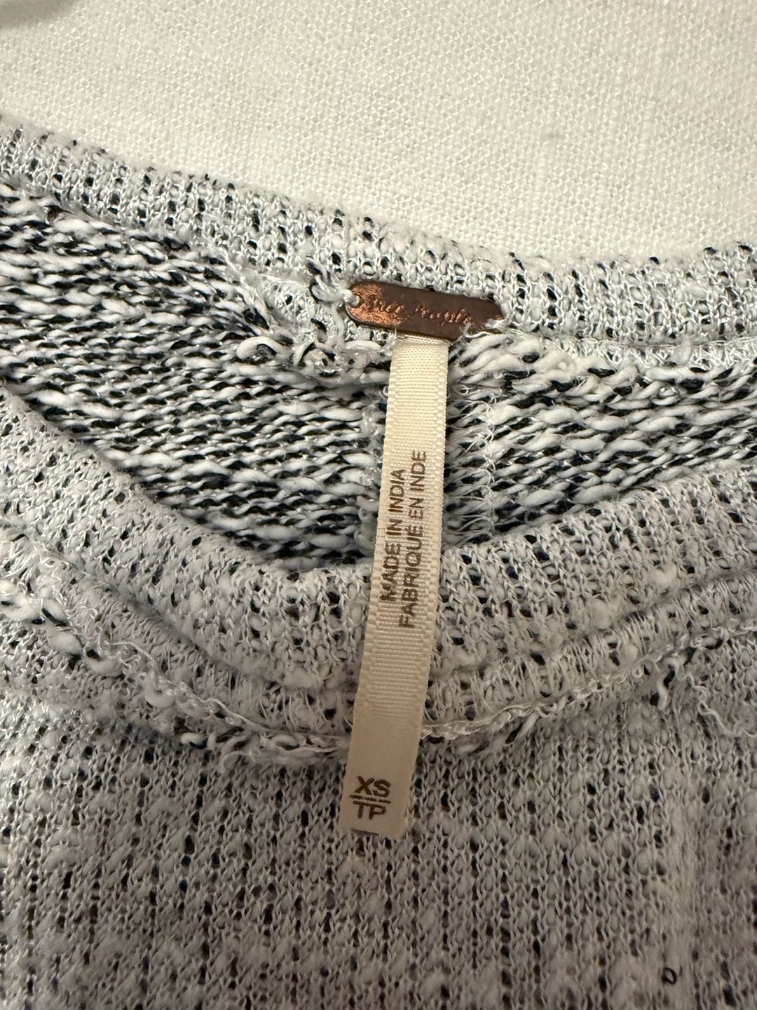Free People Women's XS Gray Marled Knit Cropped Long Sleeve Sweater 3