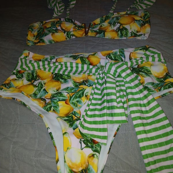 Chicwish Lemon Print High-Waisted Bikini Set Size L