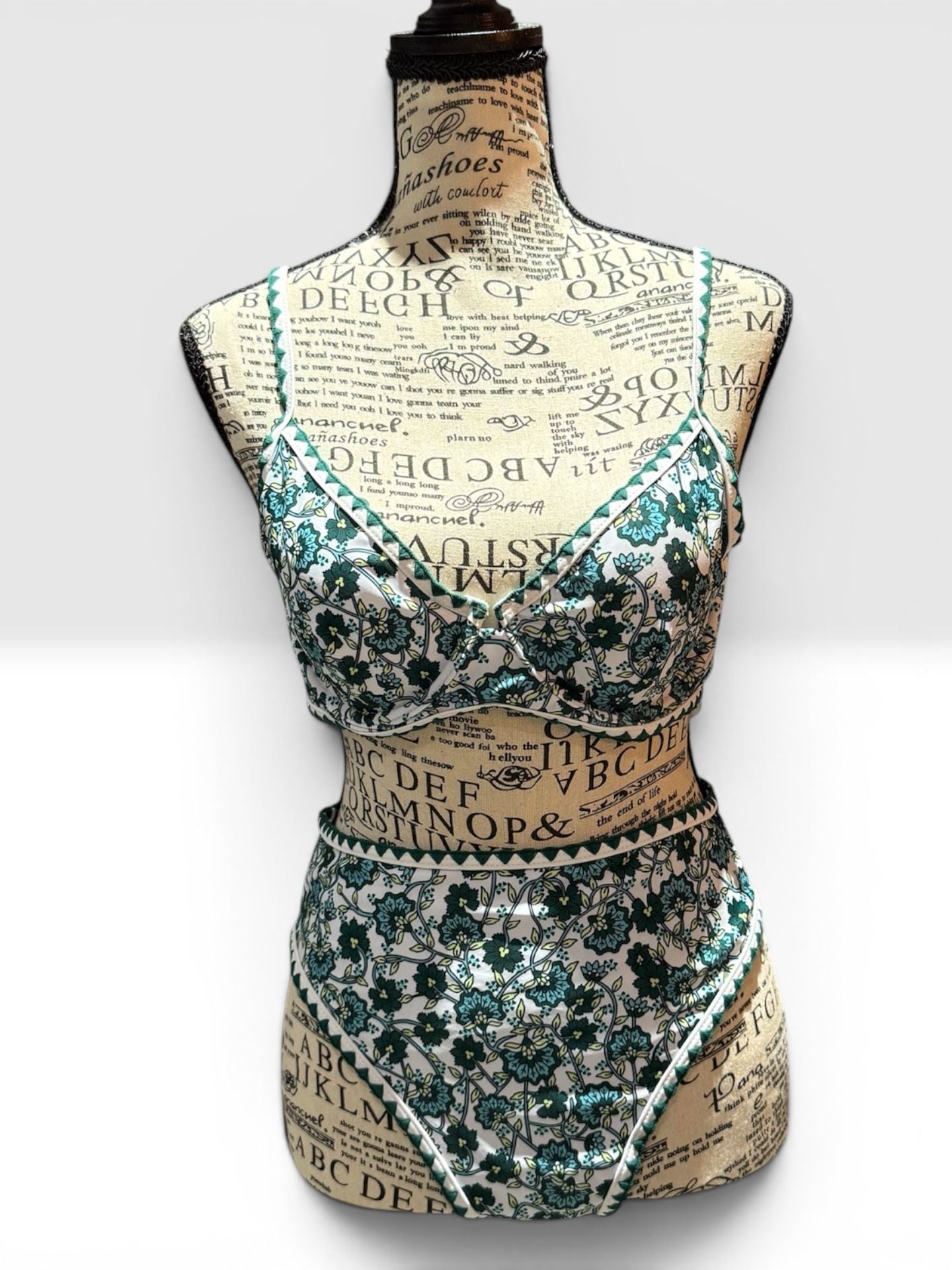 NWT Cupshe Floral Bikini Set – Size Medium 1