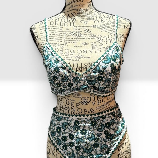 NWT Cupshe Floral Bikini Set – Size Medium