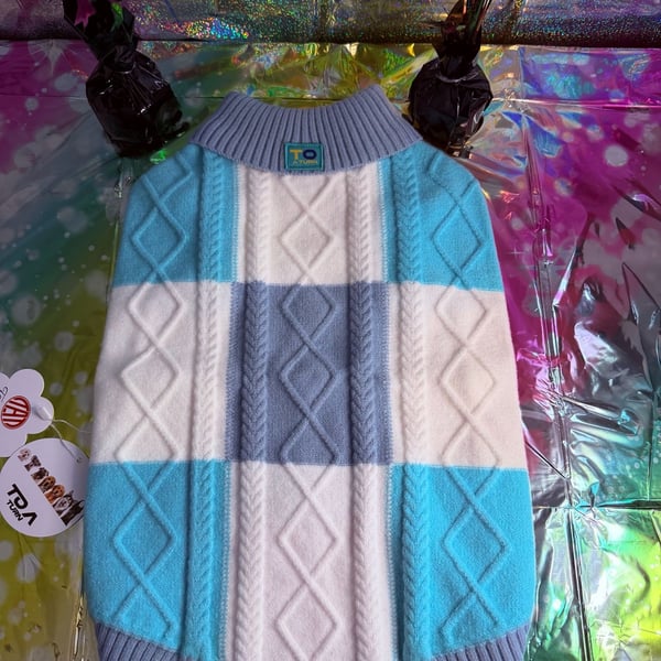 To A Turn Dog Sweater Blue White Checkered Cable Knit Size XL