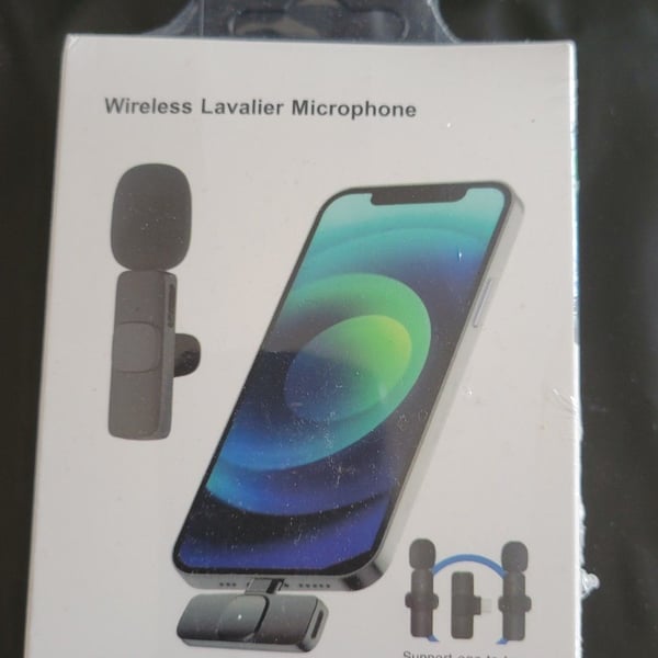 Wireless Lavalier Microphone System for iPhone