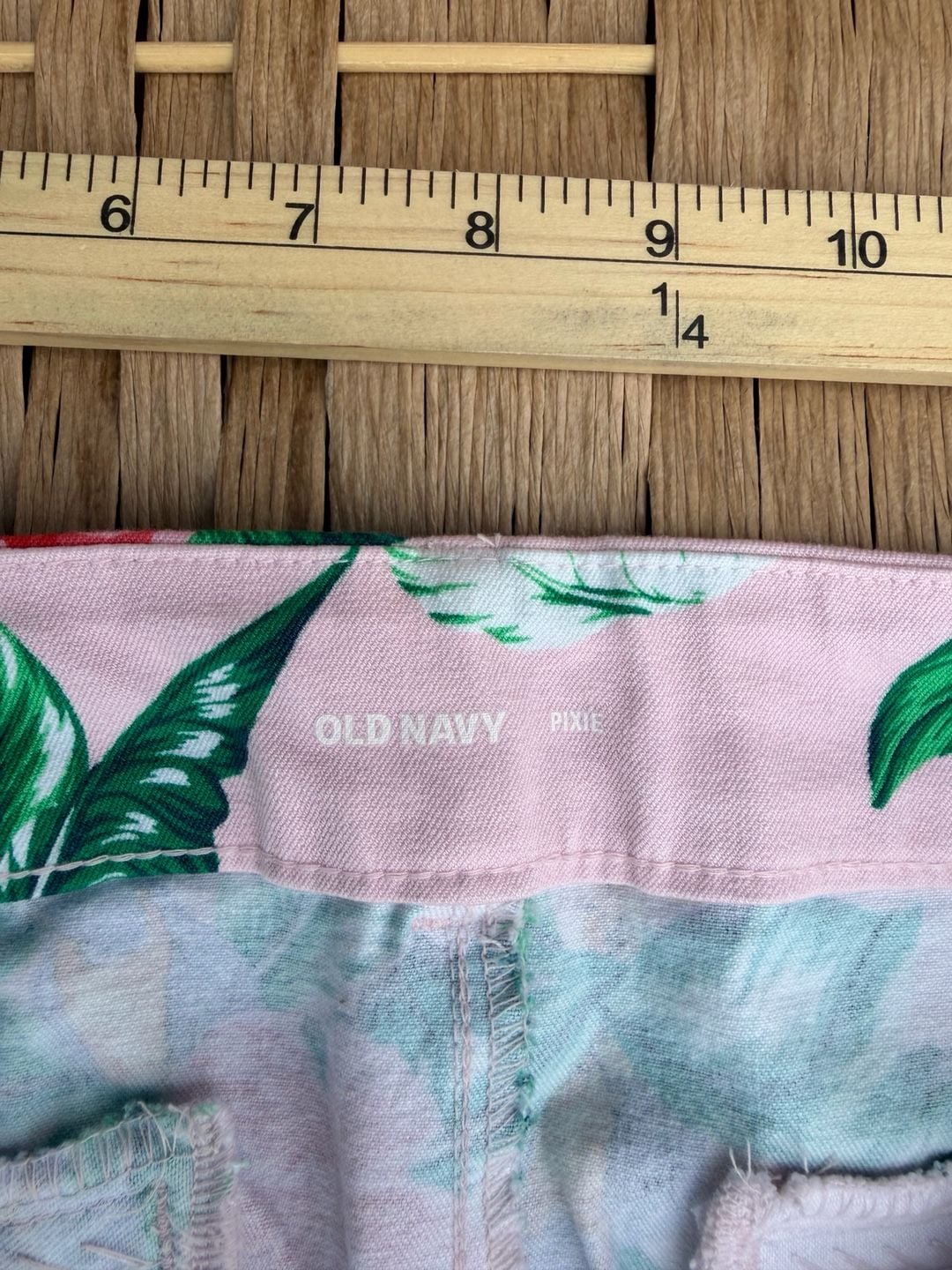 Old Navy Pixie Pants Size 12 Pink Floral Tropical Print 4