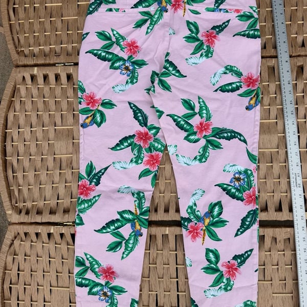 Old Navy Pixie Pants Size 12 Pink Floral Tropical Print
