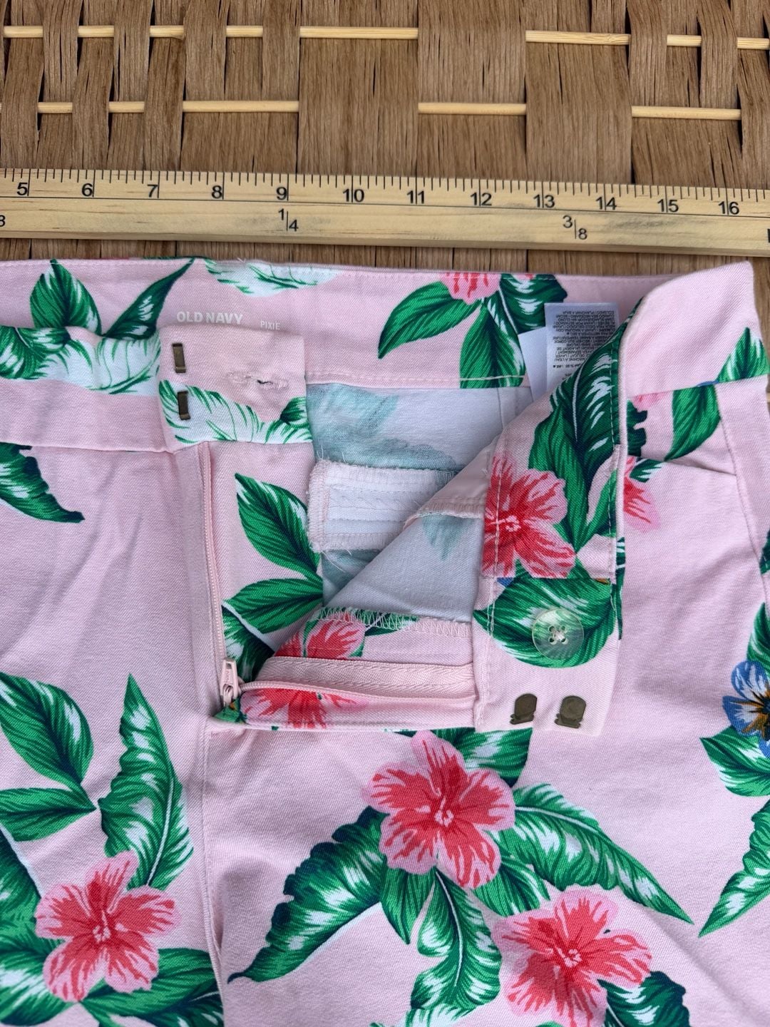 Old Navy Pixie Pants Size 12 Pink Floral Tropical Print 6