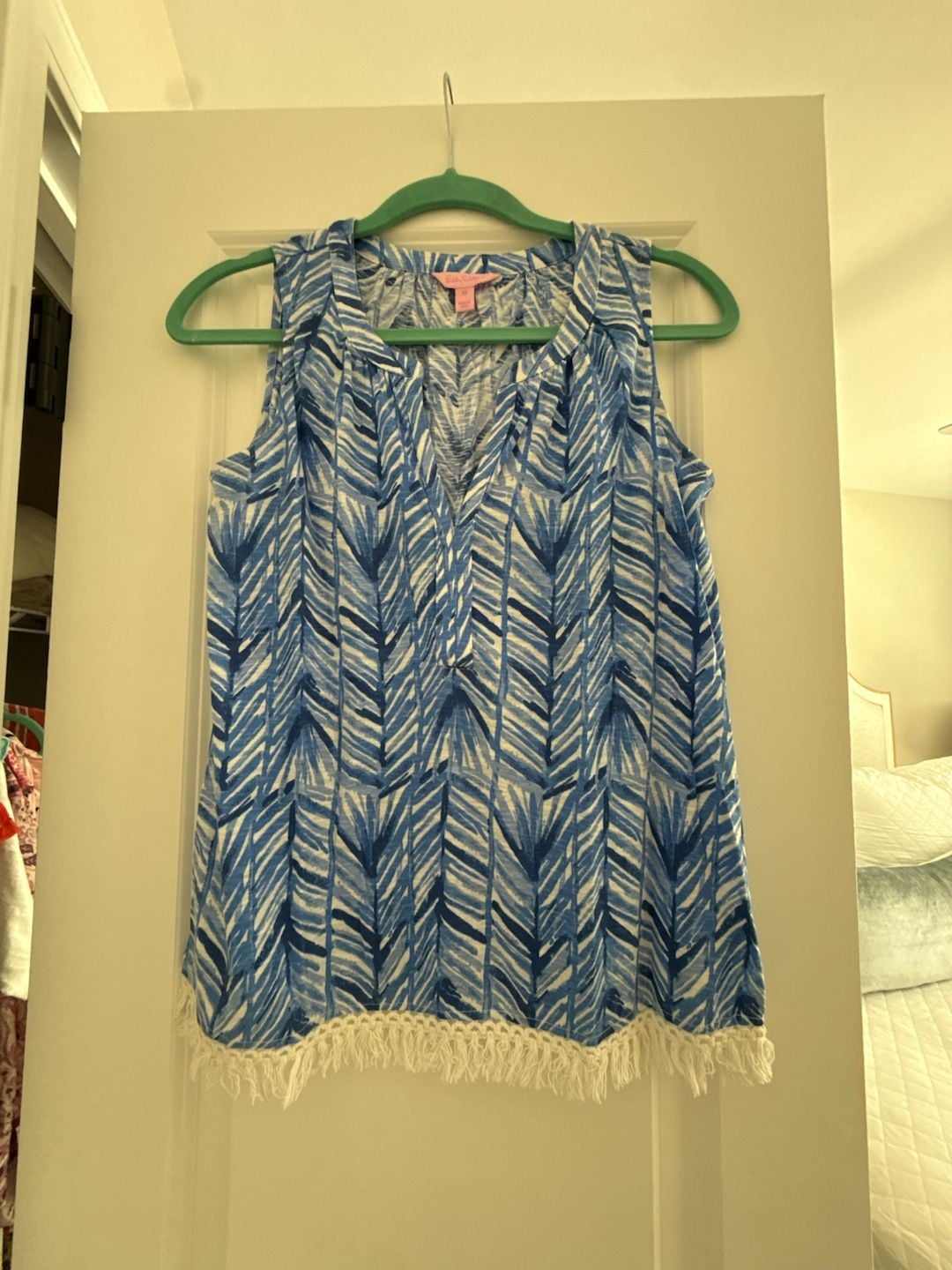 Lilly Pulitzer Sleeveless V-Neck Fringe Hem Top Blue White Size XS 1