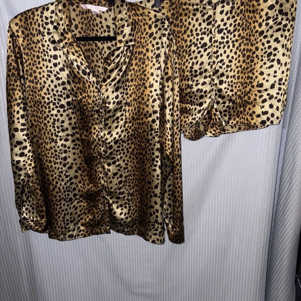Victoria's Secret Satin Leopard Print Pajama Set Size M