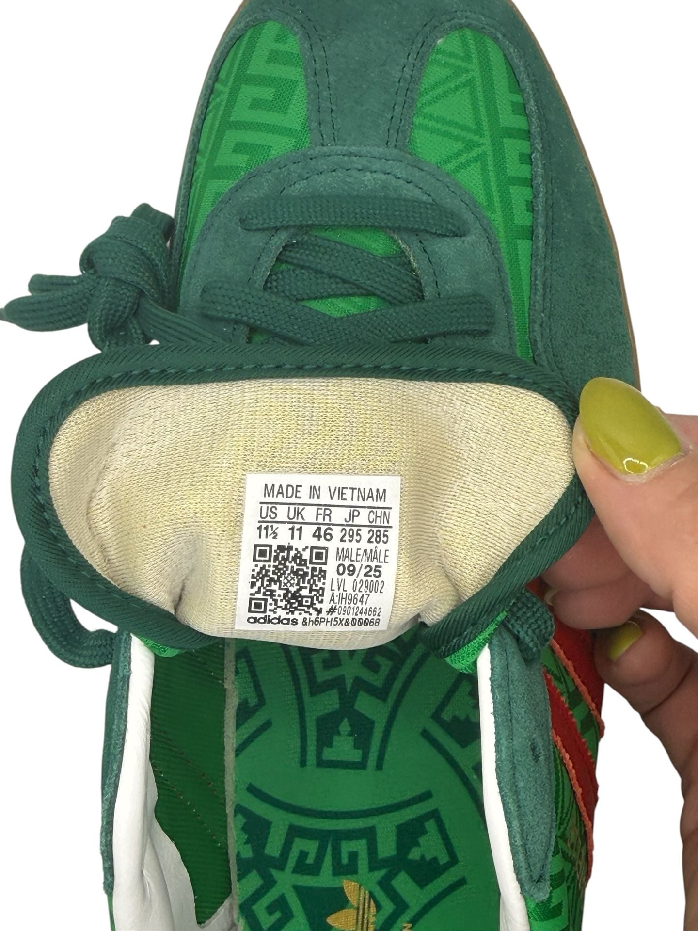 Adidas Gazelle Indoor Sneakers Green Red Size 11.5 US 10