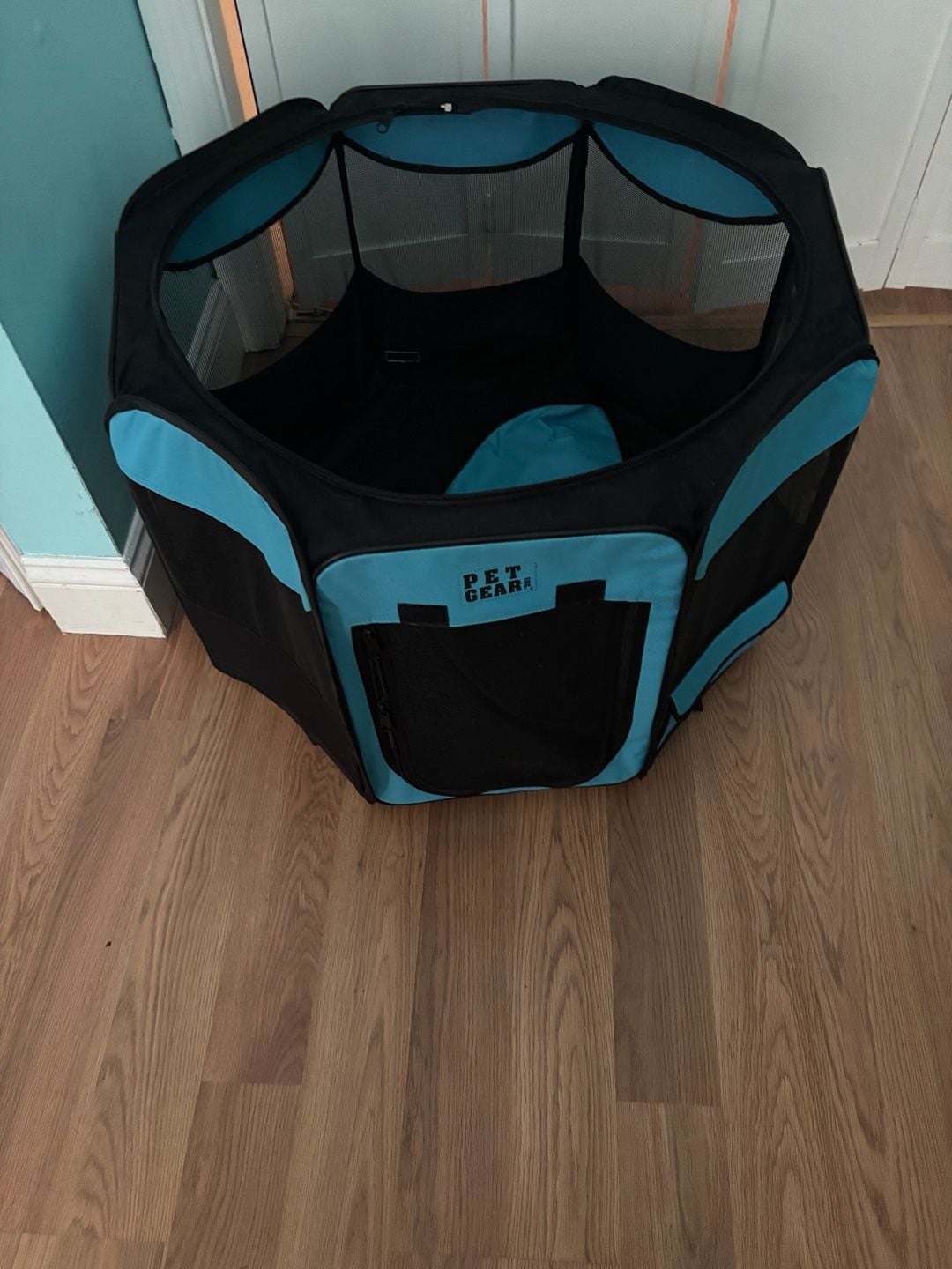 Pet Gear pop able playpen in good condition 2