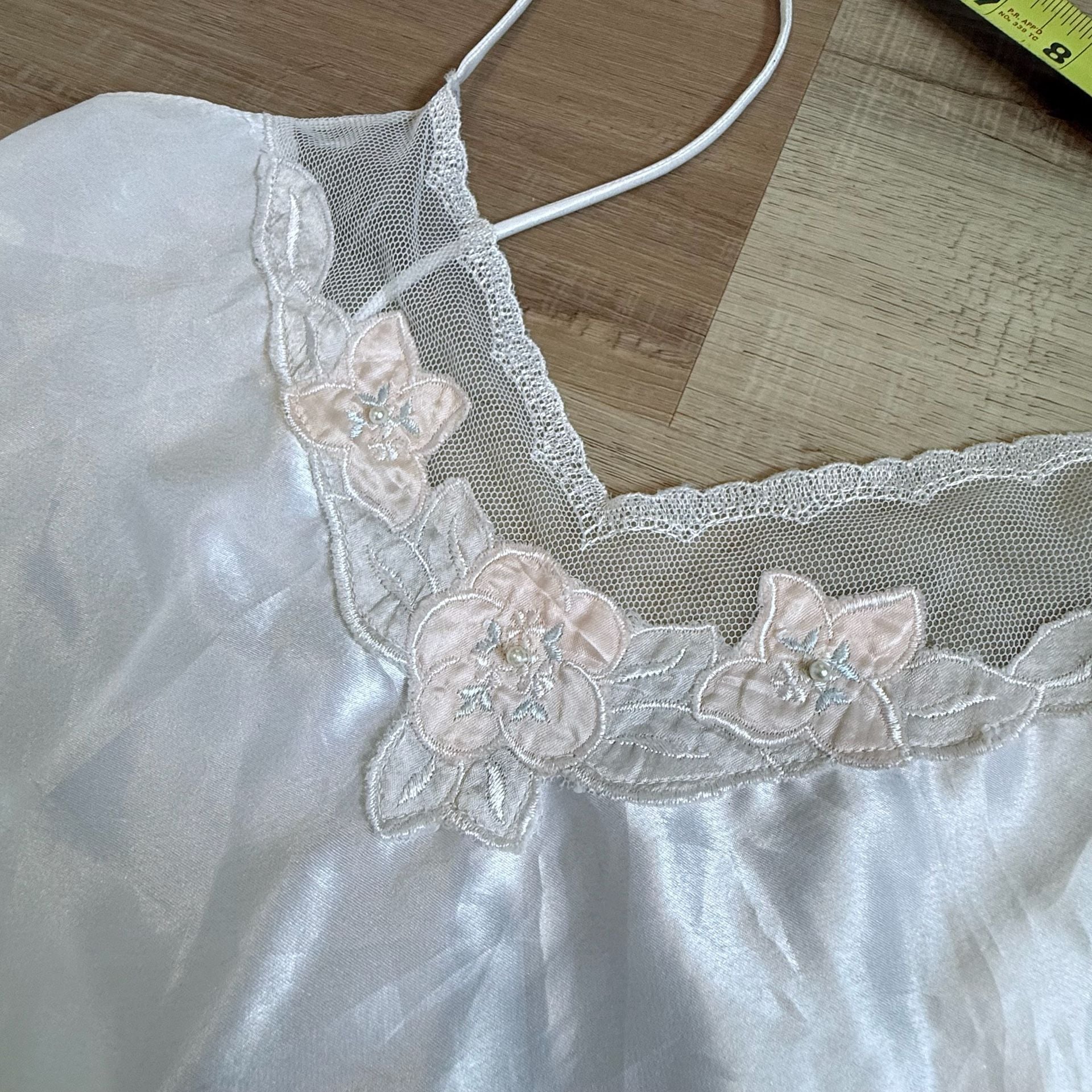 VTG 90s Victoria’s Secret Satin Teddy Bridal Coquette White Lace Bodysuit 6