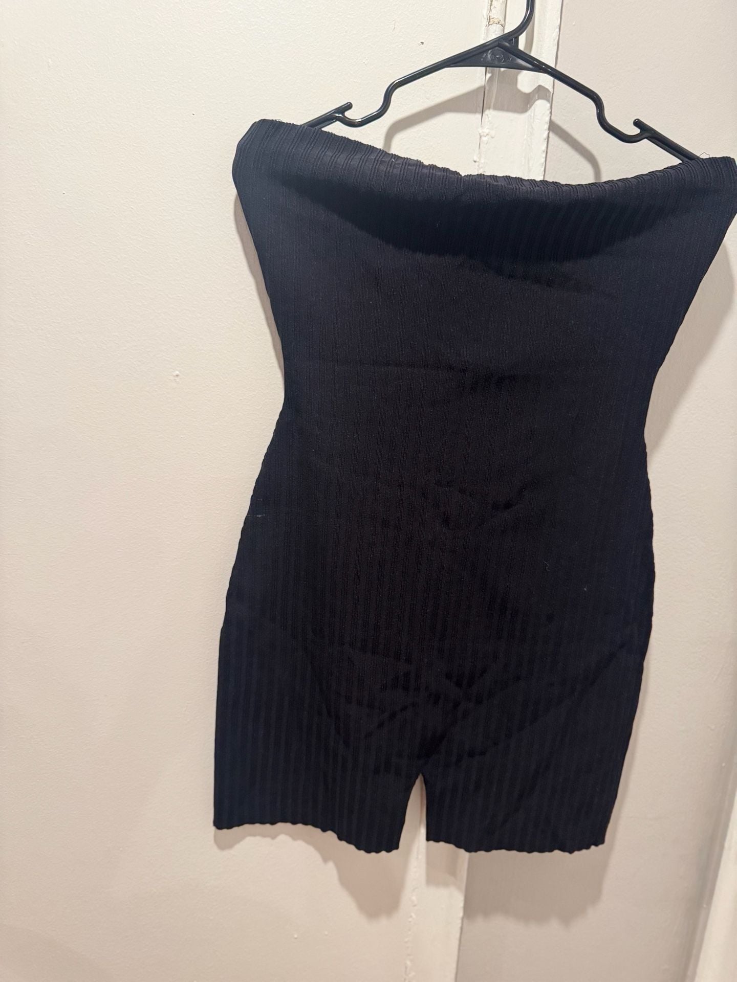 Meshki Ginny Strapless Knitted Playsuit Size XL 2