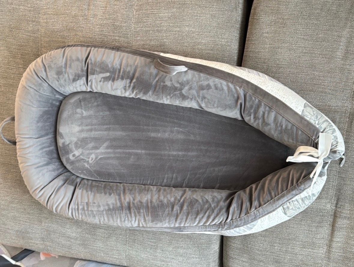 Baby Nest Portable Lounger Grey Leaf Print 2