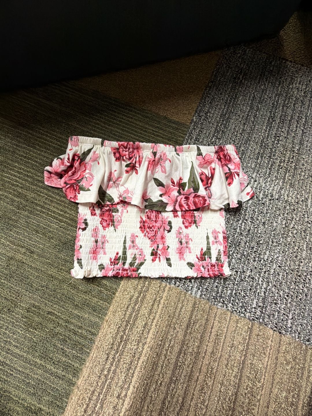 Hot & Kiss Floral Smocked Ruffle Tube Top Size M 1
