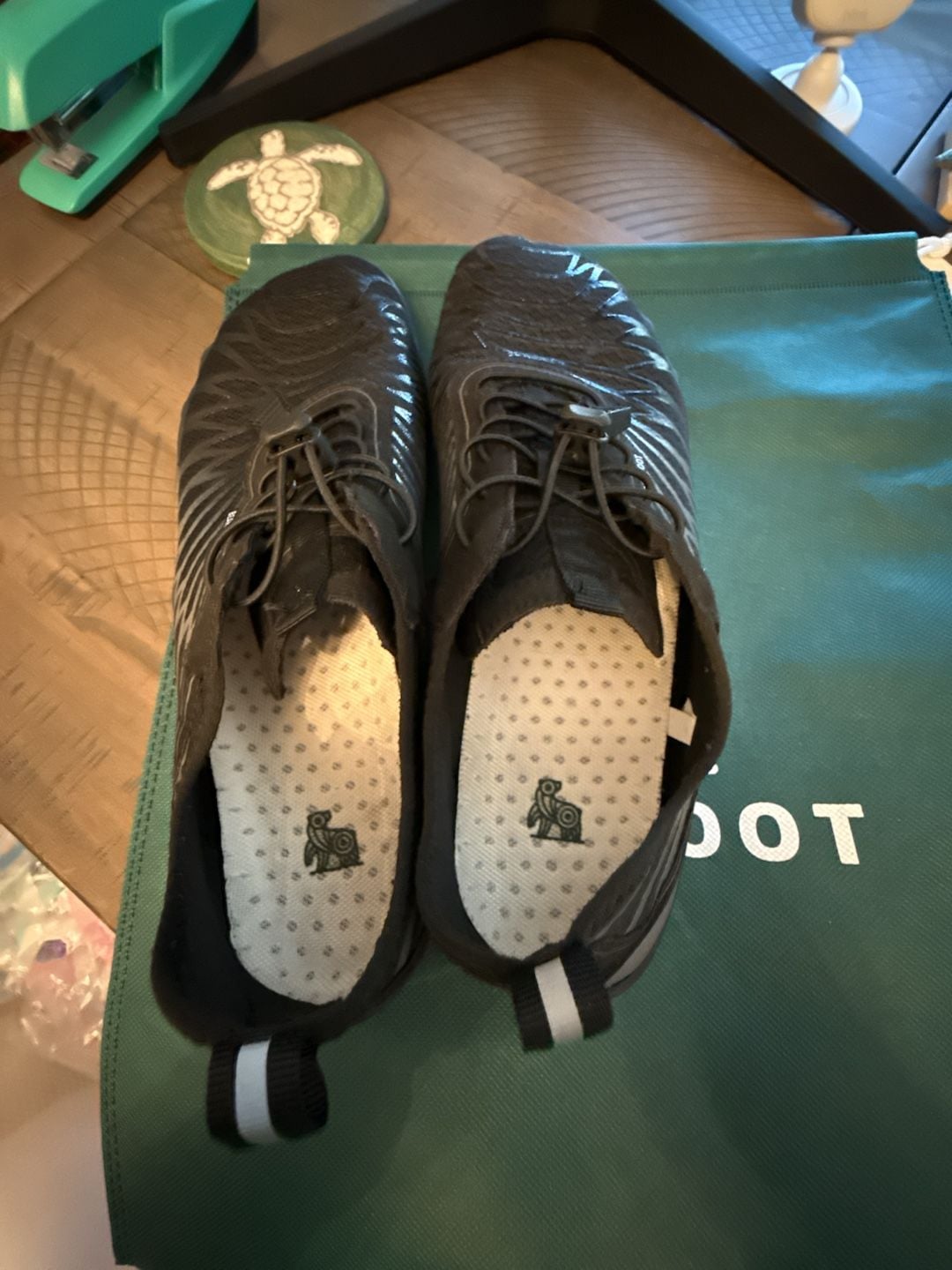 Bearefoot Minimalist Barefoot Shoes Black Size 12 Mens 8